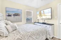 Sunrise Village 215- 2BR 1BA Gulf Front Sleep 6