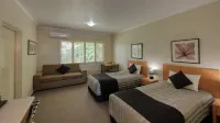 Country Roads Motor Inn فنادق في غونديويندي