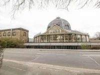 Central Buxton Apartment