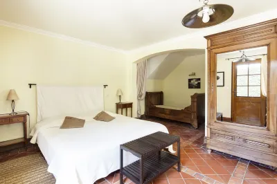 Sologne, Chateaux de la Loire, Entre Chambord et le zoo de Beauval Hotels near Château de Cheverny