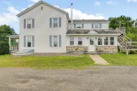 Pet-Friendly Franklinville Farmhouse w/ Sunroom!