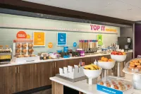 Tru by Hilton Meridian Boise West - breakfast
