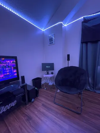 Cozy 1-bedroom home in serene Cartersville with hot tub & WiFi.