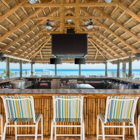 Hampton Inn Daytona Beach/Beachfront Отели рядом с достопримечательностью «Выставочный и конгресс-центр Ocean Center»