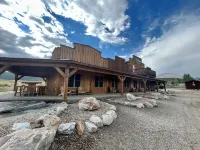 Cozy cabin 2 in at Almo Inn with AC, WiFi near City of Rocks/Castle Rocks Idaho