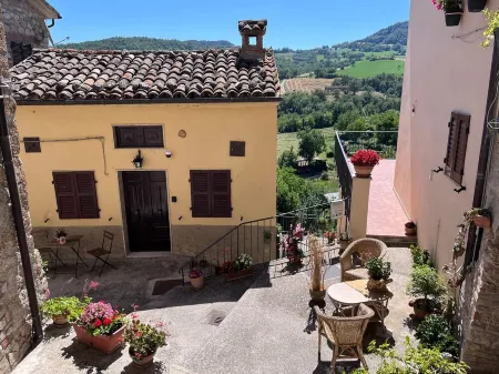 The Sibillini Chalet Отели в г. Монтефортино