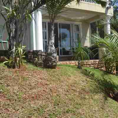 Cozy one bedroom suite, with a balcony, overlooking the pool and braai area. Hotel Exterior