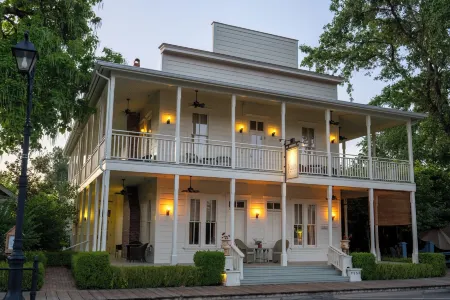 Tallman Hotel Отели в г. Аппер Лейк