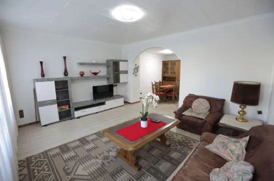 City Apartment 12b - Located right next to the pedestrian zone and Brühl Palace Park 布呂爾酒店