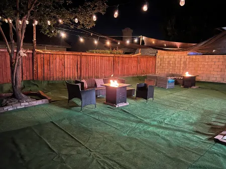 Charming 3-bedroom house with WiFi, AC in superb Palmdale