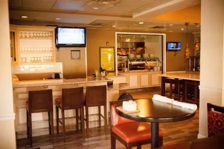 Hilton Garden Inn Redding Отели в г. Андерсон