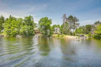 Lakefront Wisconsin Getaway w/ Kayak + Boat Dock! - WiFi