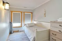 BEAUTIFUL WATER FRONT AND BOATER LOVER Hotel a Ramara