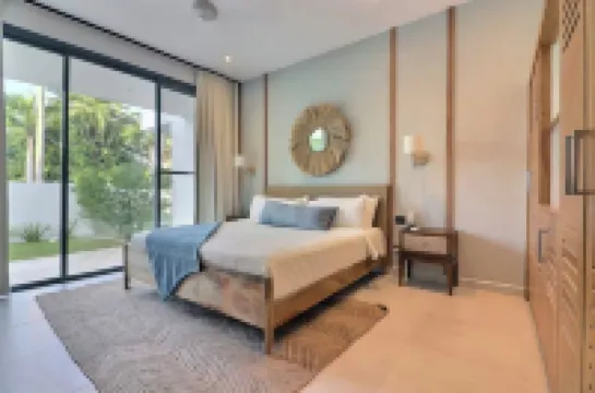 Brisa Bonita: 3 bedroom unit ground floor with private rooftop poo.