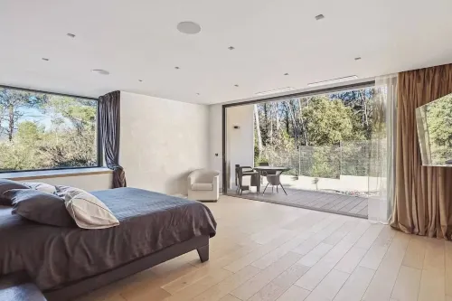 Architect designed villa with mirror pool and garden - Sérénité et Nature à Fayence Hotels in Fayence