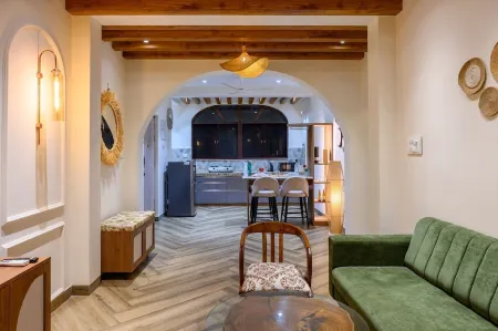 2bhk Cozy Bohemian apartment this offers relaxed and artistic vibe