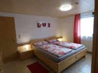 Sylvia vacation home at the edge of the forest in the Krachershöhe wasteland Hotels in Gößweinstein