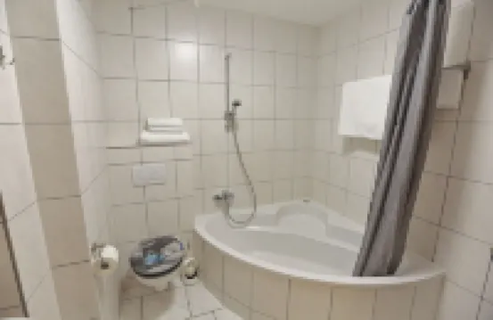 Roof terrace apartment - Right next to the pedestrian zone and Brühl Castle Park. 鄰近Brühl的酒店