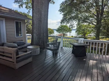 Peninsula Haven on the Lake Entire home in Sherrills Ford, North Carolina