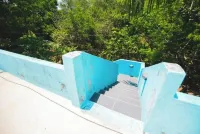 Casa Turquesa - Luxury 3-Story Beachfront Estate Hôtels à : Aposentillo