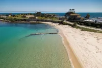 Sweet Life in Golf Is Molas