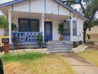 Cozy studio in charming Denton flew blocks from UNT
