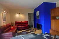 80m² Apartment in a House Near the Sea with Garden and Parking Space Hotels in Saint-Brevin-les-Pins