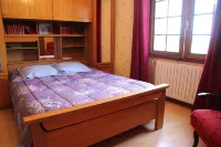 Gite in a beautiful house in the countryside and quiet, in a green setting. Hotels in Lahosse