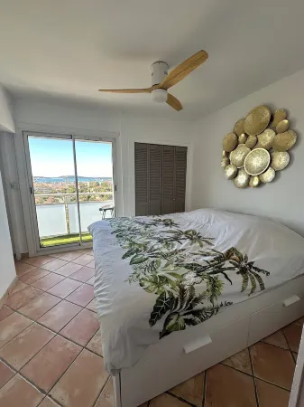 Superbe Appartement T3 Lumineux Отели рядом с достопримечательностью «Le Port de Toulon»