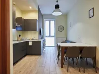 Charming apartment 3 bedrooms, 5 minutes walk from lake and train station Hotels in Lecco