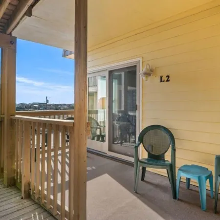 GSL2-Ocean-Front Condo Complex -Private Community Pool -OceanViews-Charming 2BR