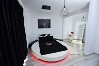 Lux: Jacuzzi Pat Rotund Semineu Oglinda pe Tavan  호텔