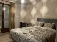 10 minutes from downtown and the train station; reverse duplex awaits you! Hotels in Bourgoin-Jallieu