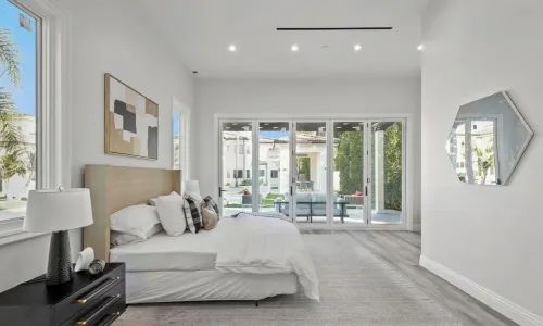 Spacious 6-bedroom house with WiFi, AC in amazing Los Angeles Hotels in Tarzana