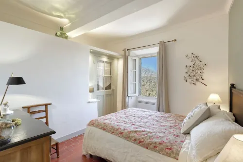Village house in the heart of Gordes with breathtaking views of the Luberon Park