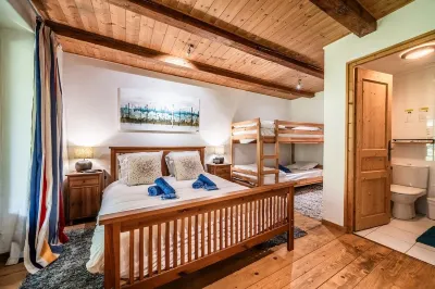 Chalet Elisthur Chambre N°3 Hotels near Pic de la Corne