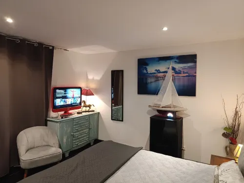 La Parenthèse Furnished apartment, Terrace, Garden. PKG Free Netfix BOx TV. Hotel a Soyaux