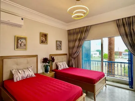 BLUE SKY SIDI BOUSAID Отели рядом с достопримечательностью «Дворец Дар-Нежма-Эззахра»