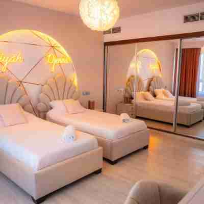 Apartment  High Standing Mobilart 190m2 View on Oran Rooms