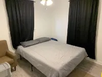 Quite 3-bedroom house in terrific Bedford with AC, WiFi Hotels in Bedford