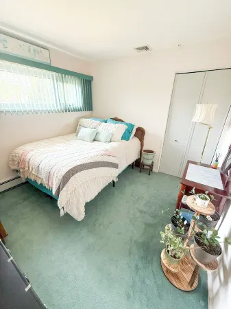 Ryder Cup Accommodation < 5 miles from Bethpage Black, Central Location Отели рядом с достопримечательностью «Публичная библиотека Хиксвилль»