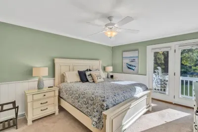 Welcome to Playcation - fun for all ages! Các khách sạn gần The Westlake