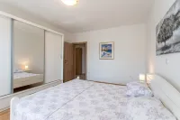 Apartment Brecic Các khách sạn ở Kastel Stari