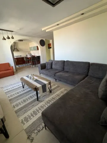 דHuge vue, very central, 10 min. walk from sea, food around, free parking,