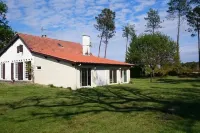 Maison Familiale de Vacances, Piscine, 20 Couchages, 7 Chambres, Parc+12 000 m2