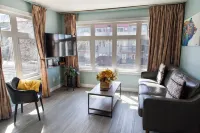 Exclusive Canmore Retreat: Mountain View Apartment Steps from Downtown