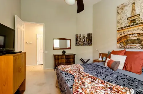 Two Resort Style Homes Steps from Each Other, 6 Bedrooms, Pool, Hot Tub, Misters