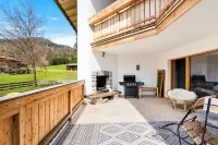 Deluxe Suite | Pool, sauna & mountain view