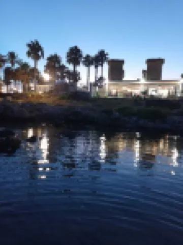 Very central just 100m from the rocks and 200m from the beach