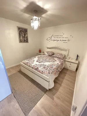 Beautiful 2-room apartment in Bondy and 15 minutes from Paris Hotel in zona Palais des Sports